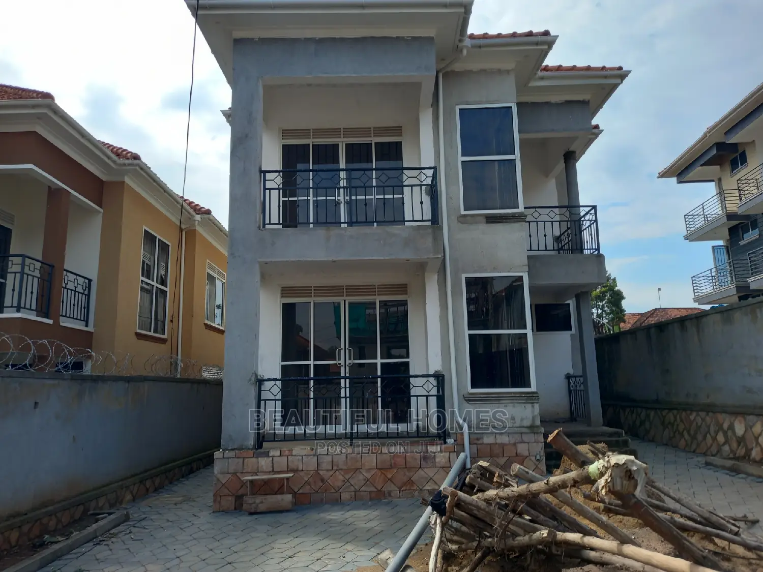 Furnished 4bdrm Duplex in Najjera Gated, Nakawa for sale