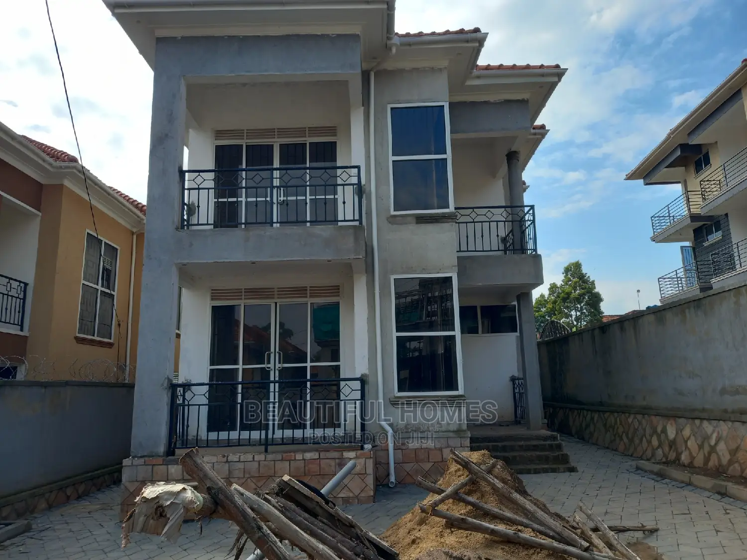 Furnished 4bdrm Maisonette in Najjera All Tarmack, Nakawa for sale