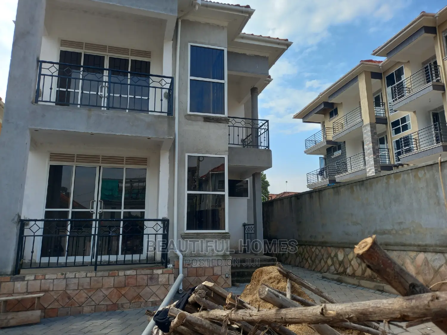 Furnished 4bdrm Maisonette in Najjera All Tarmack, Nakawa for sale