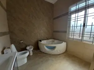 Furnished 5bdrm Mansion in Kira Tarmack for sale
