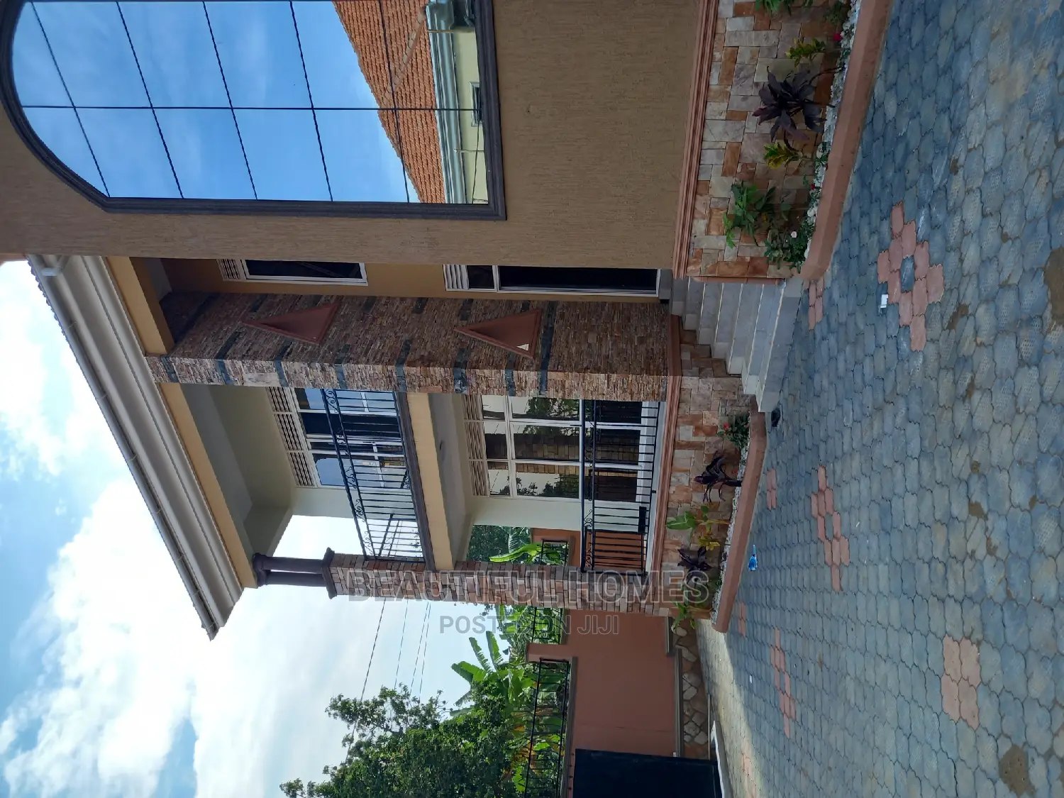 Furnished 5bdrm Mansion in Kira for sale