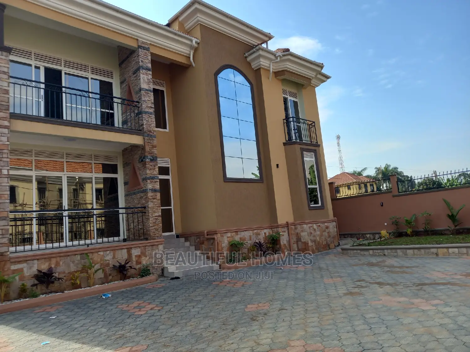 Furnished 5bdrm Duplex in Kira Classy for sale