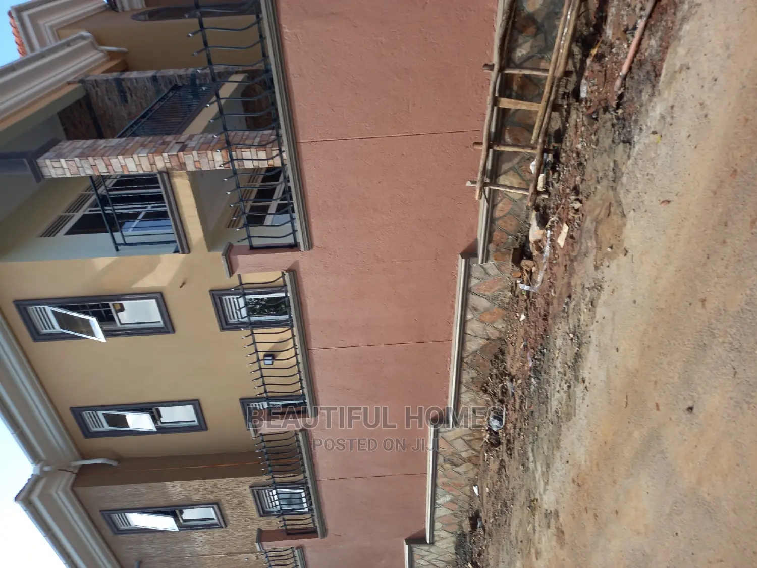 Furnished 5bdrm Duplex in Kira for sale