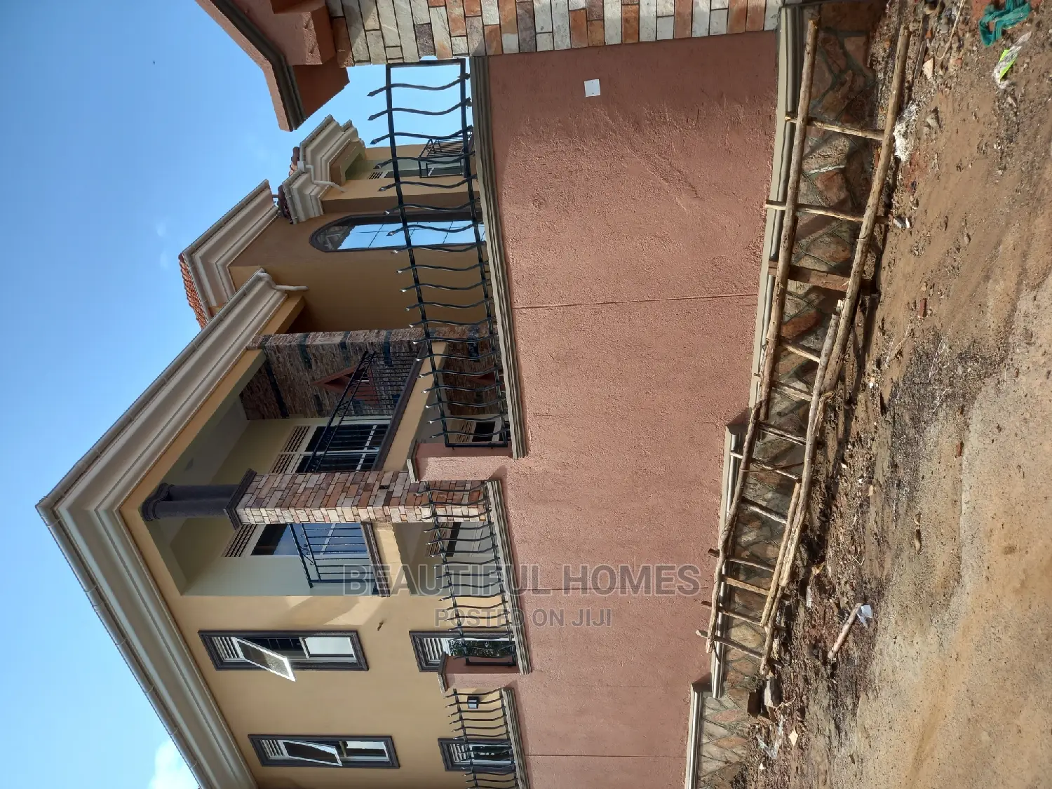Furnished 5bdrm Duplex in Kira for sale