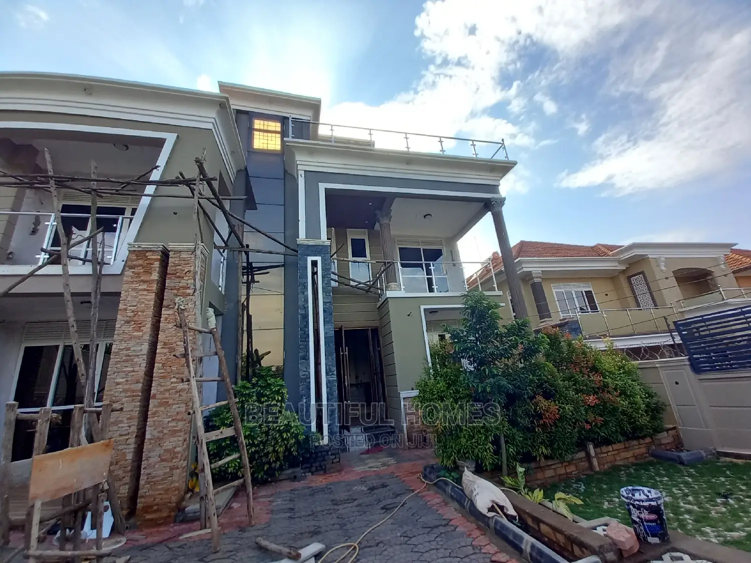 Furnished 5bdrm Duplex in Kira Mamerito Road for sale