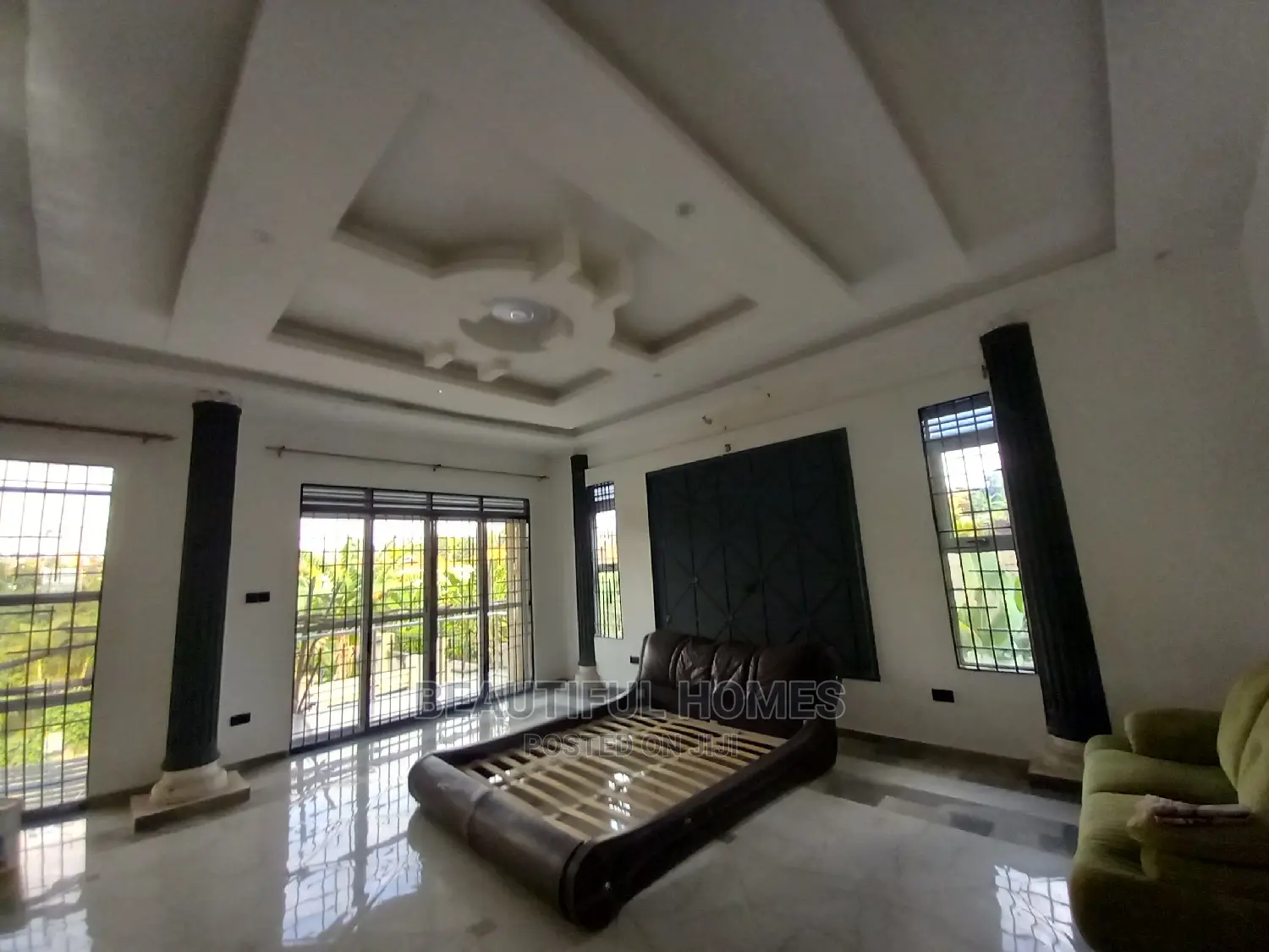 Furnished 5bdrm Duplex in Kira for sale
