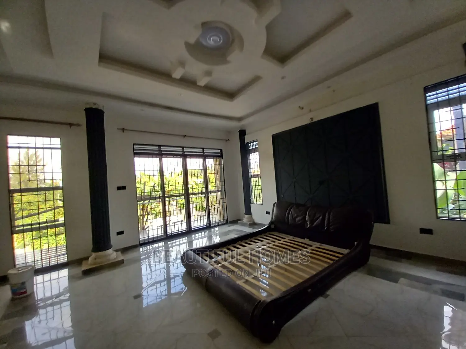 Furnished 5bdrm Duplex in Kira for sale