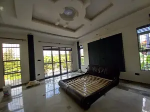 Furnished 5bdrm Duplex in Kira for sale