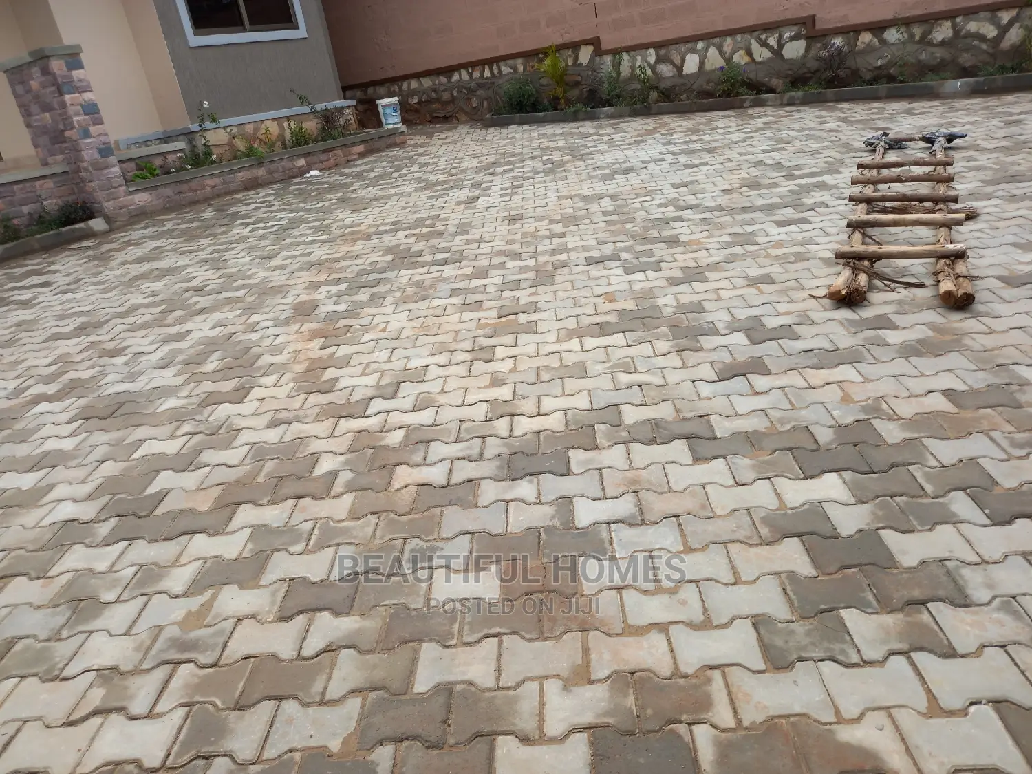 Furnished 3bdrm Bungalow in Nakwero, Kira for sale