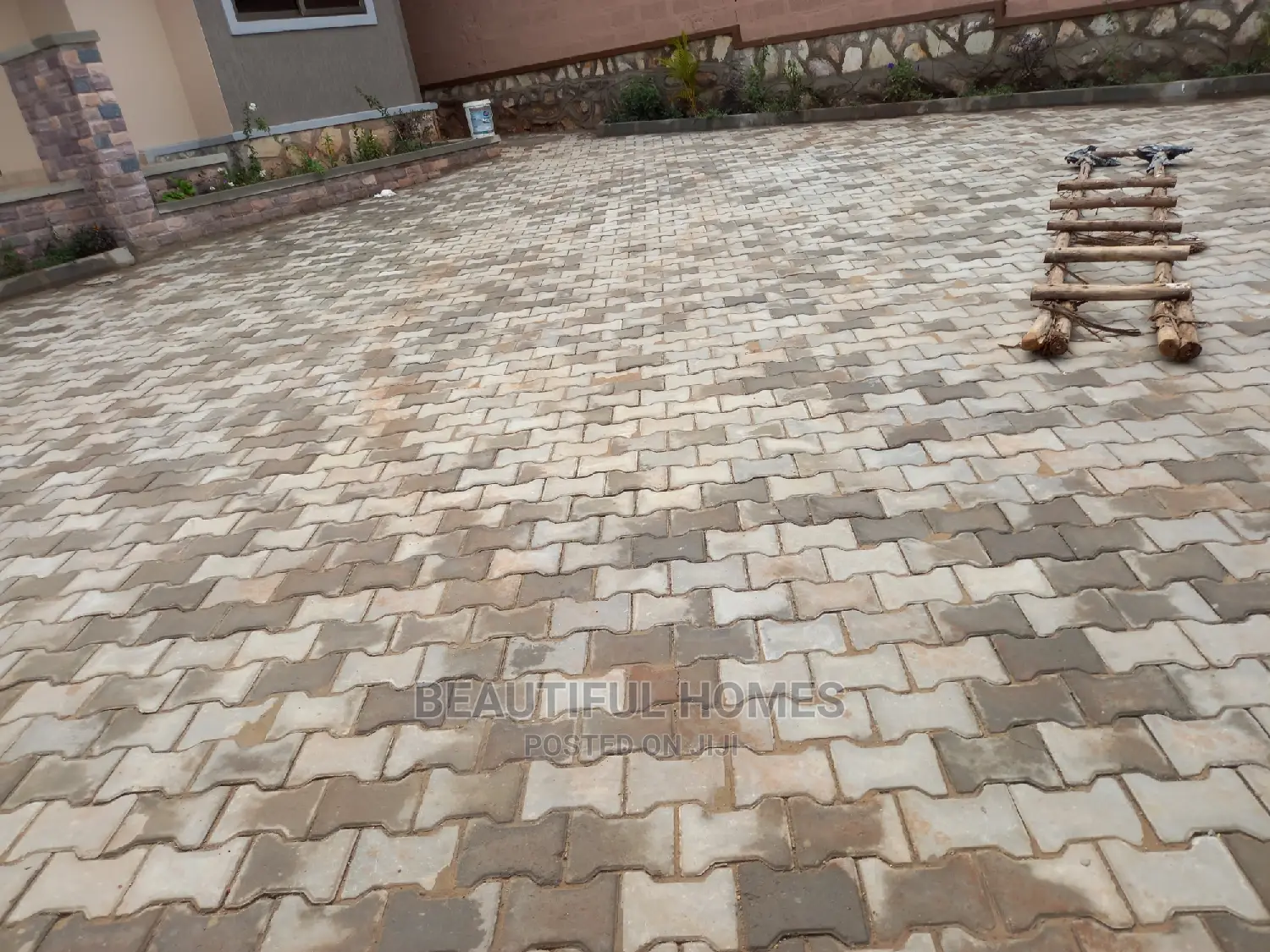 Furnished 3bdrm Bungalow in Nakwero, Kira for sale