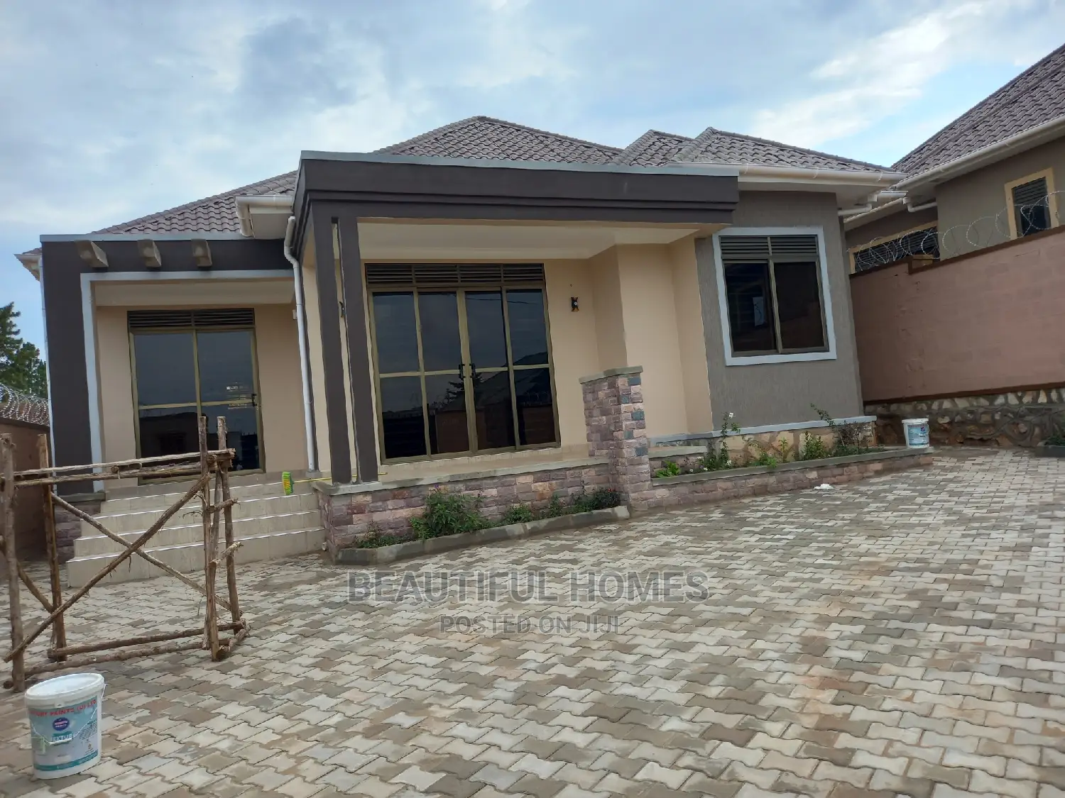 Furnished 3bdrm Bungalow in Nakwero Corporate, Kira for sale