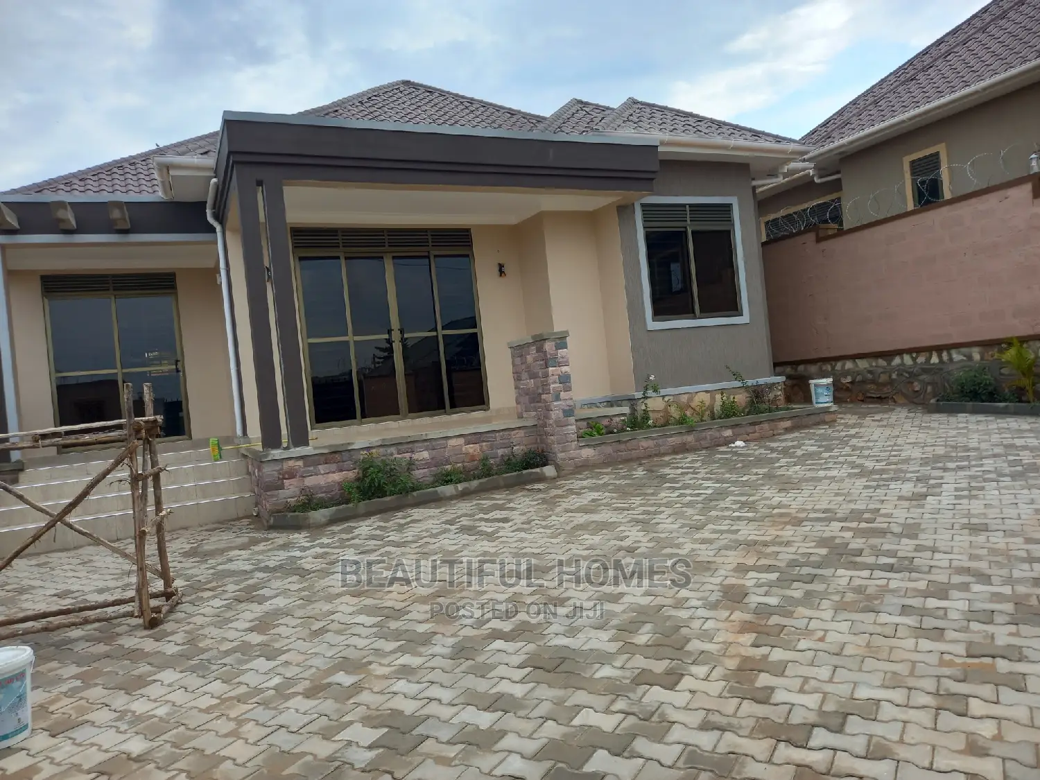 Furnished 3bdrm Bungalow in Nakwero Corporate, Kira for sale