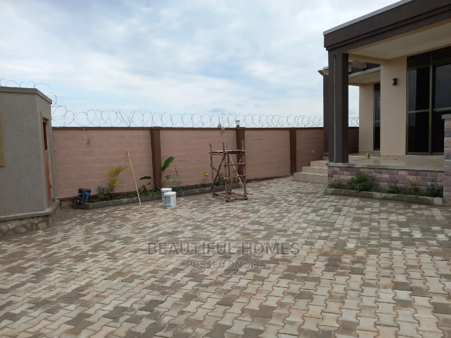 Furnished 3bdrm House in Nakwero Canaan, Kira for sale