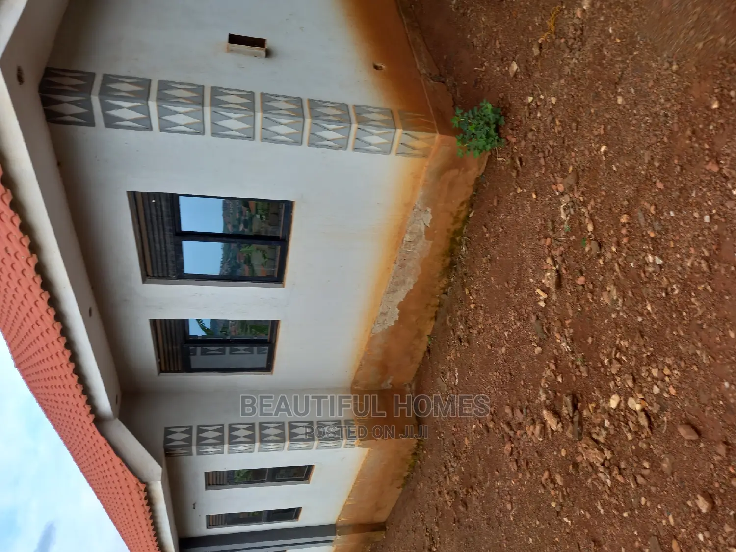 Furnished 3bdrm House in Kira for sale