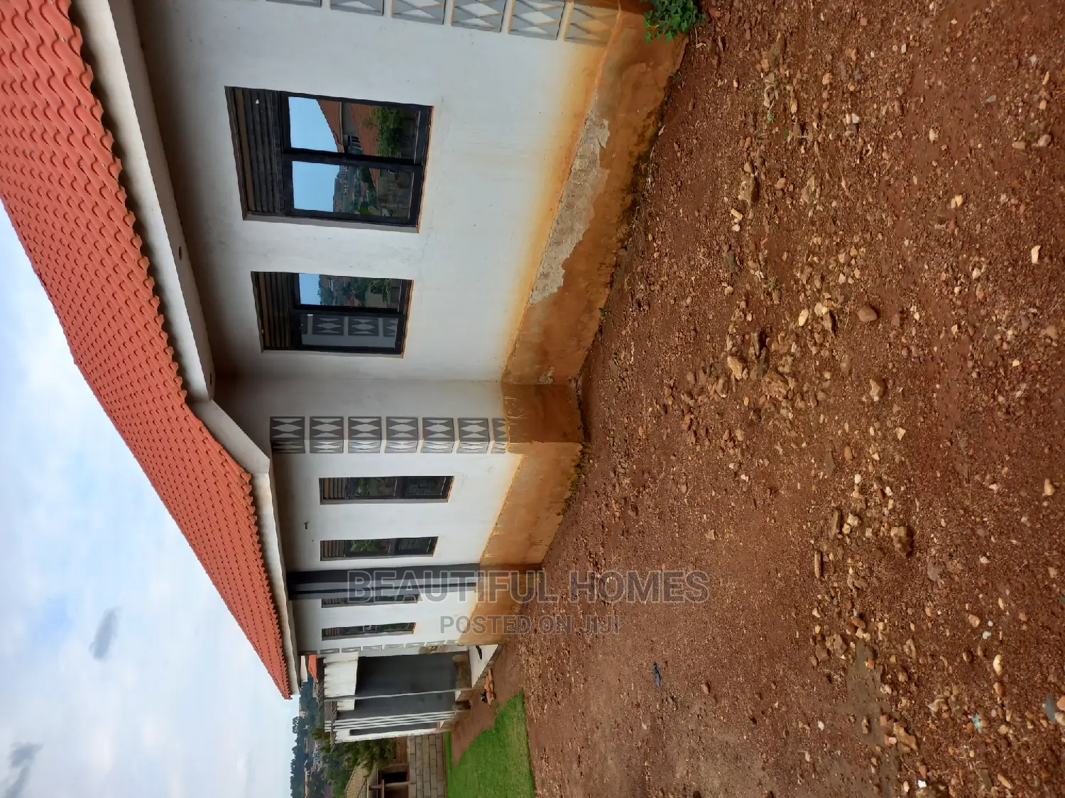Furnished 3bdrm House in Kira for sale
