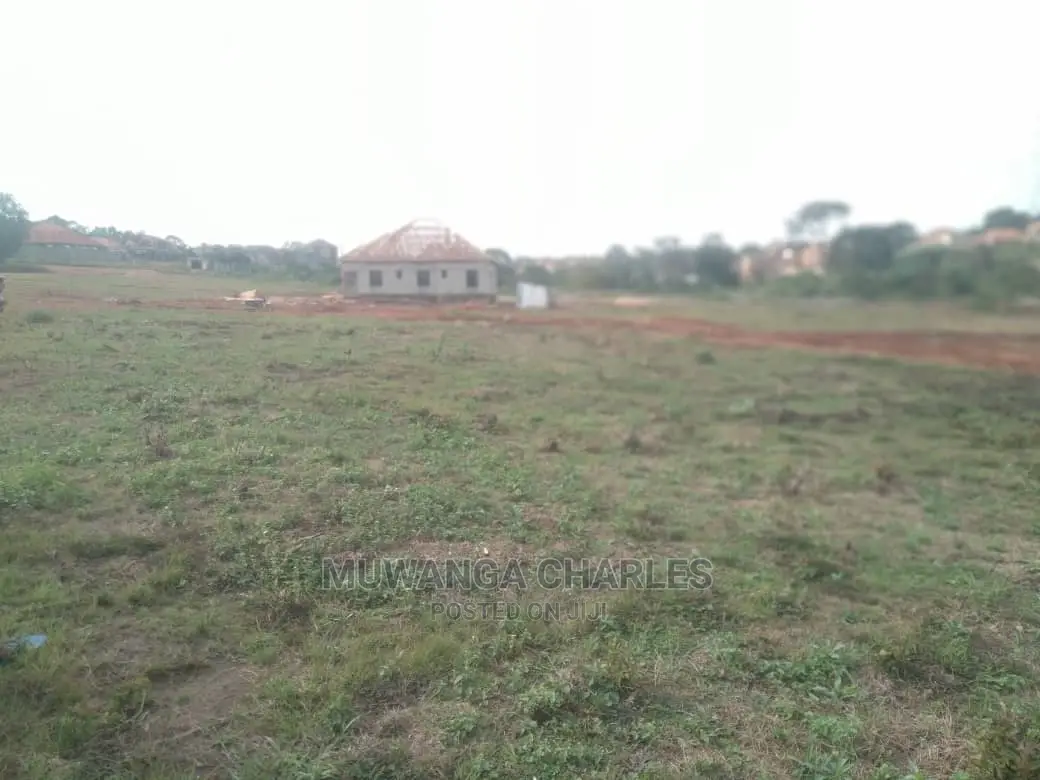 Hot Deal 25decimals Plot for Sale in Kira