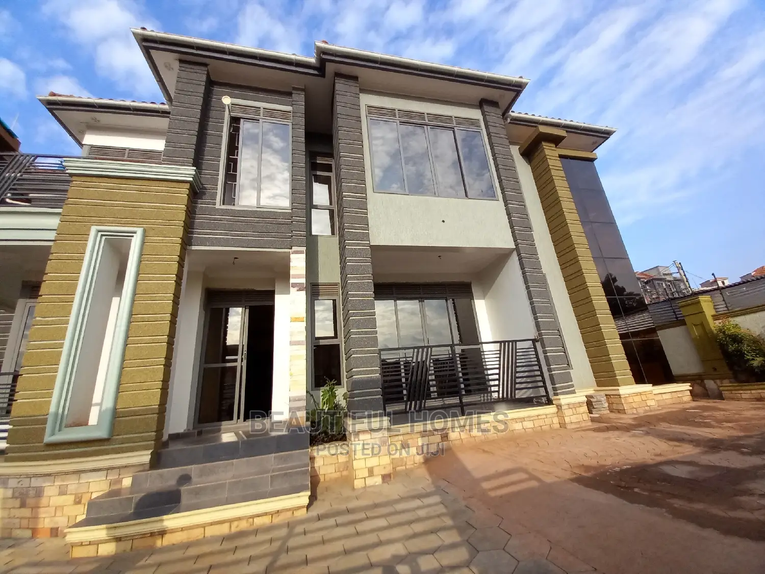 Furnished 5bdrm Duplex in Kyanja Corporate, Nakawa for sale