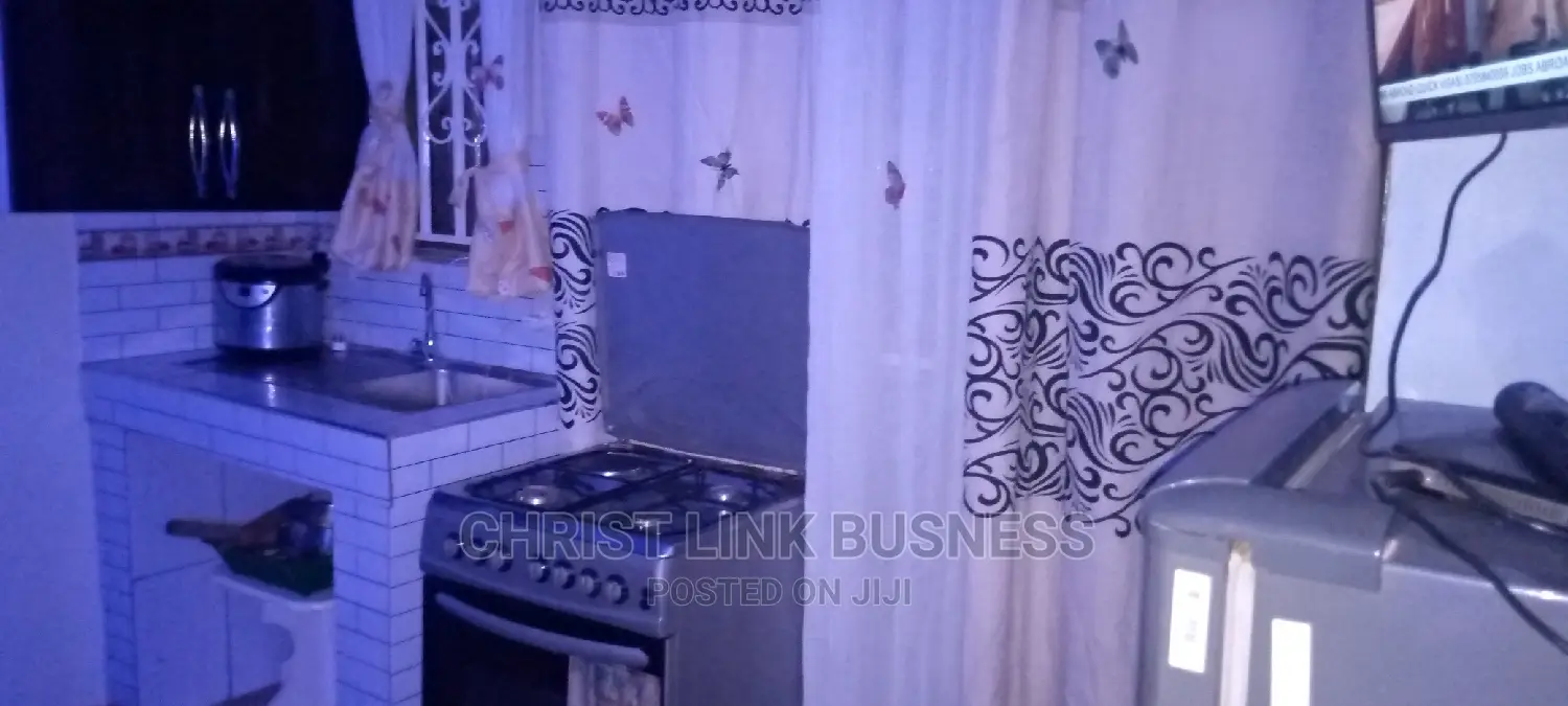 1bdrm Bungalow in Central Division for rent