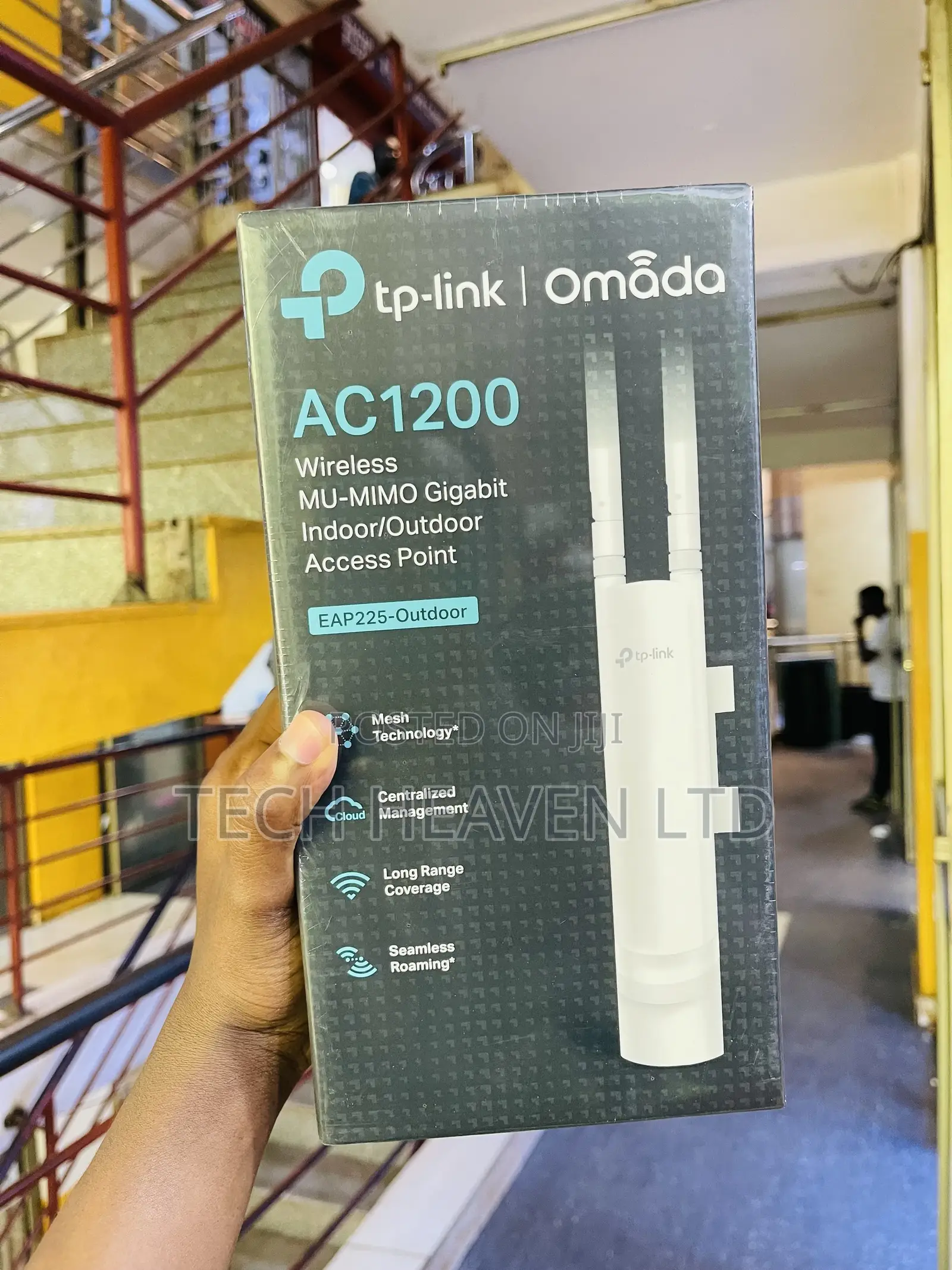 AC1200 Gigabit EAP225 Indoor/Outdoor Access Point