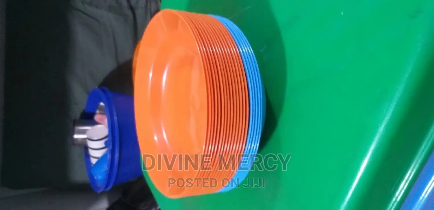 Plastic Plates
