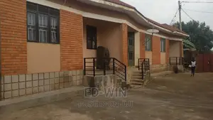 8bdrm Apartment in Central Division for sale