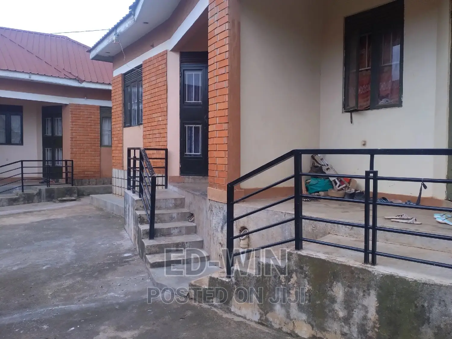 8bdrm Apartment in Central Division for sale