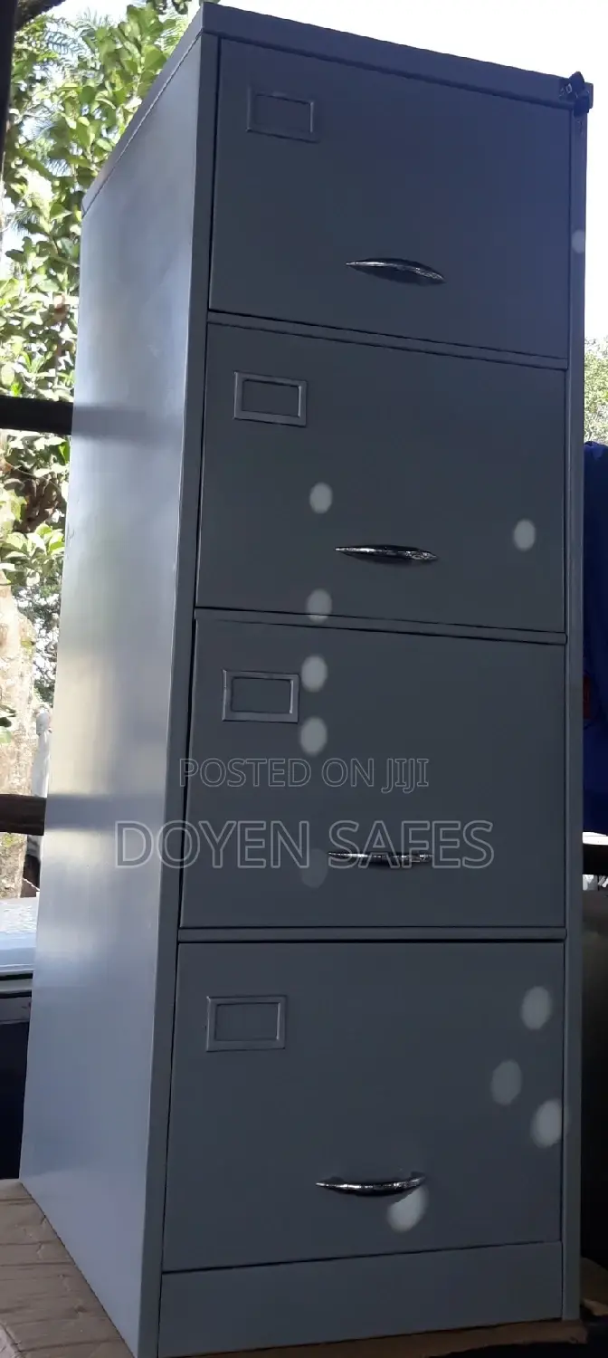 Filling Cabinet. Lockable