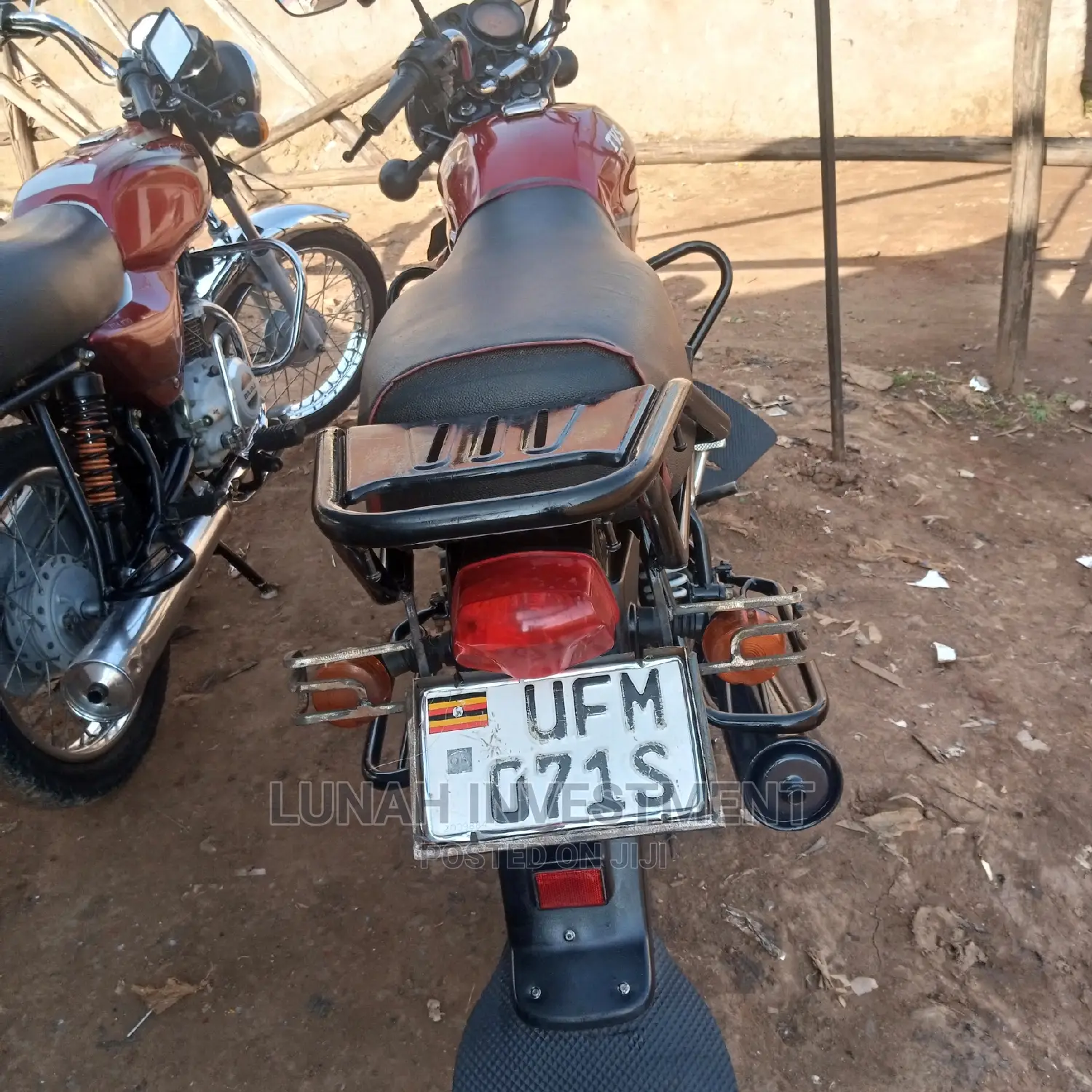 TVS HLX 125 2022 Red