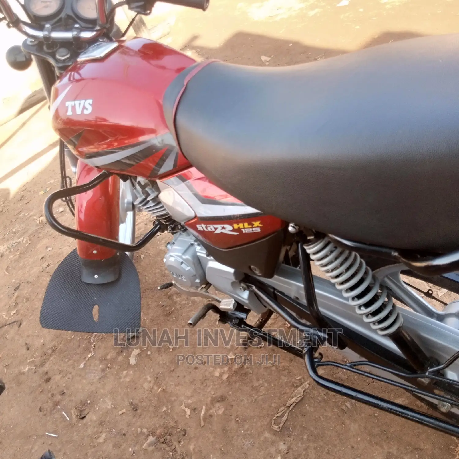 TVS HLX 125 2022 Red
