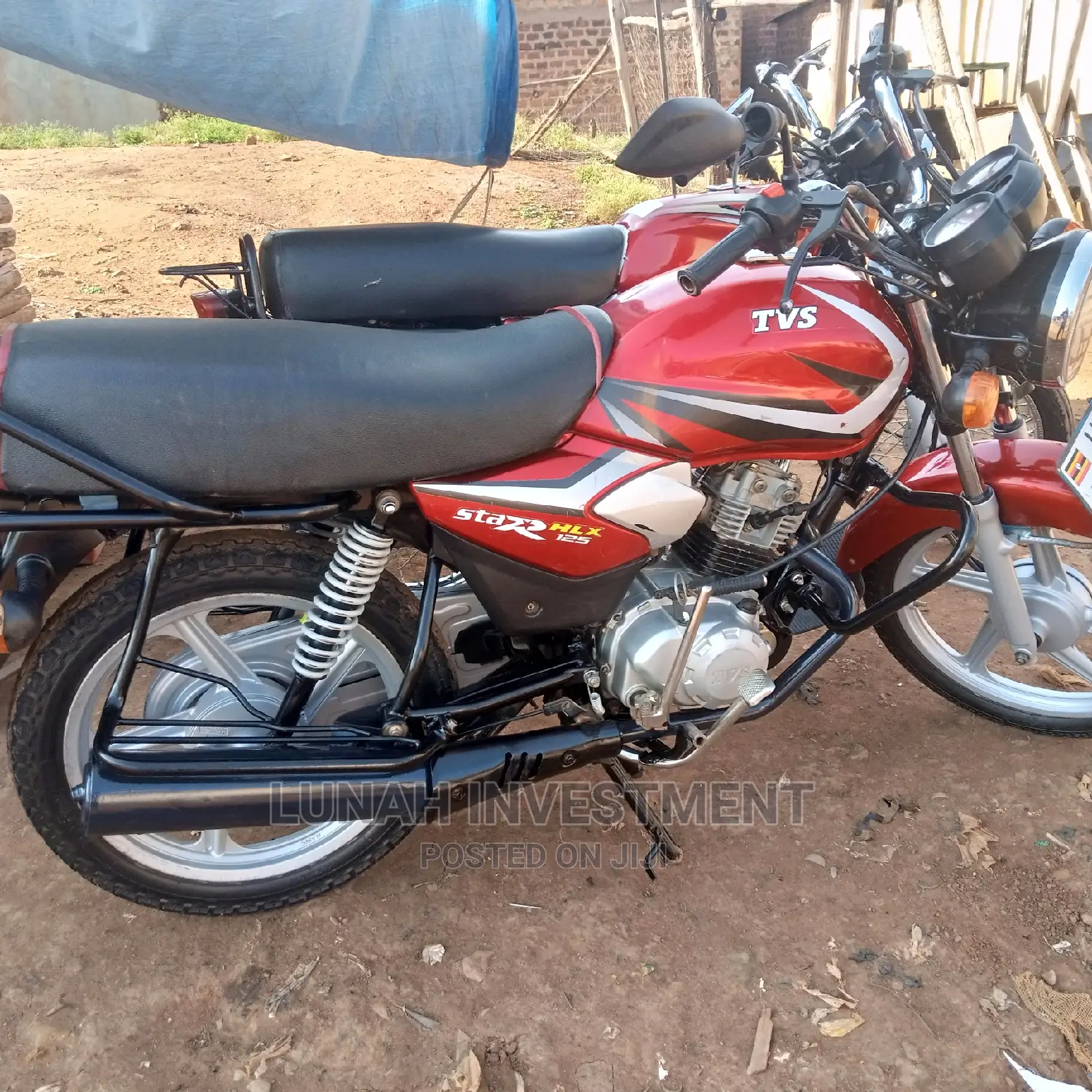 TVS HLX 125 2022 Red