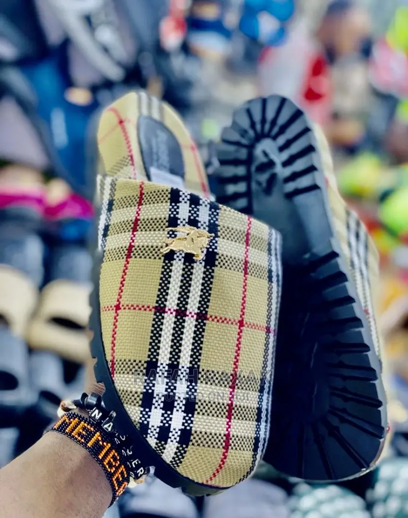 New Original Burberry Dapadans Sandals