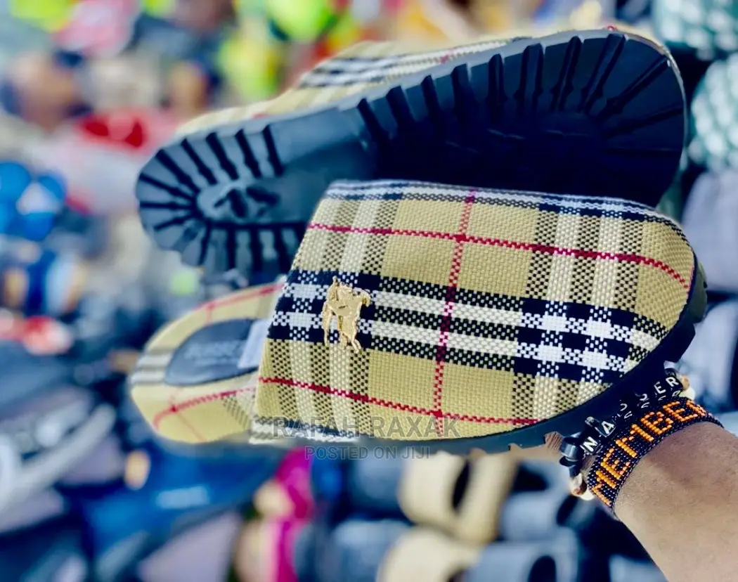New Original Burberry Dapadans Sandals
