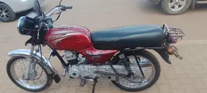 Bajaj Boxer 100 2020 Brown