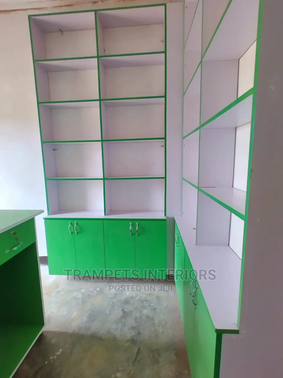 Drug Shop White and Green Call