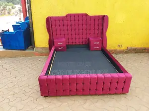 Comfortable 5X6 Bed With Two Bedside Drawers