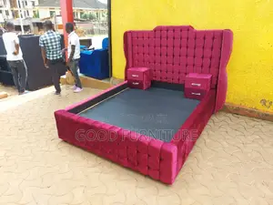 Comfortable 5X6 Bed With Two Bedside Drawers