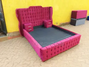 Comfortable 5X6 Bed With Two Bedside Drawers