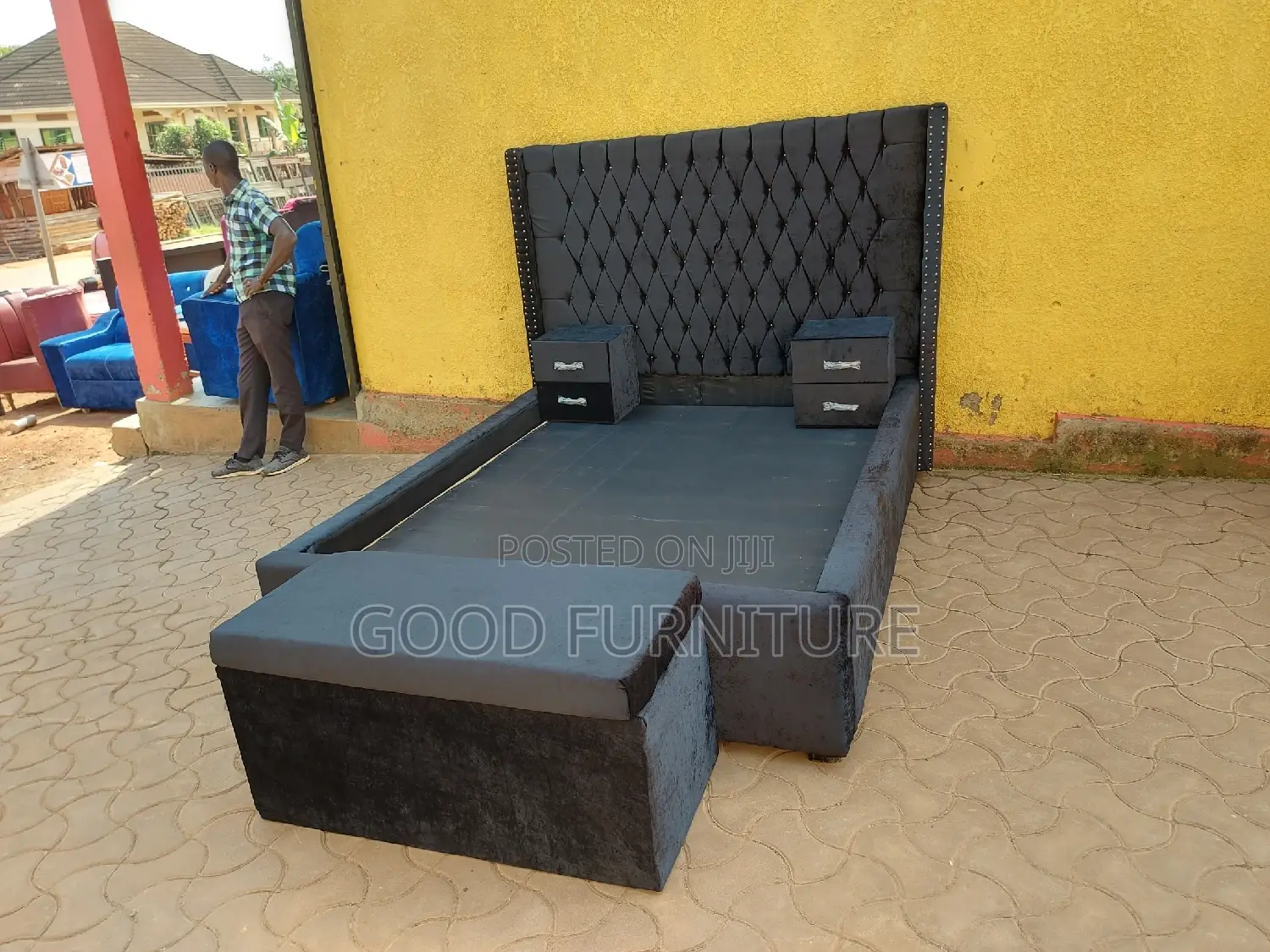 Beautiful Black 5X6 Bed With Two Bedsides and Storage Puff