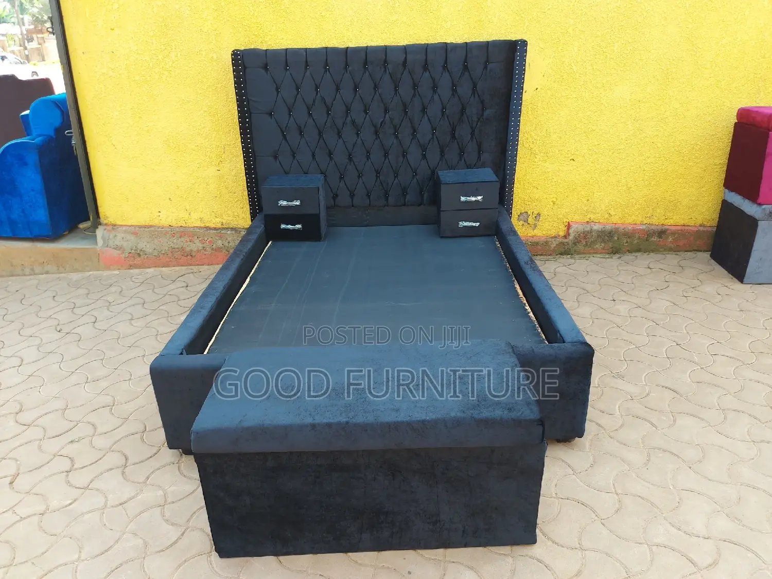 Beautiful Black 5X6 Bed With Two Bedsides and Storage Puff
