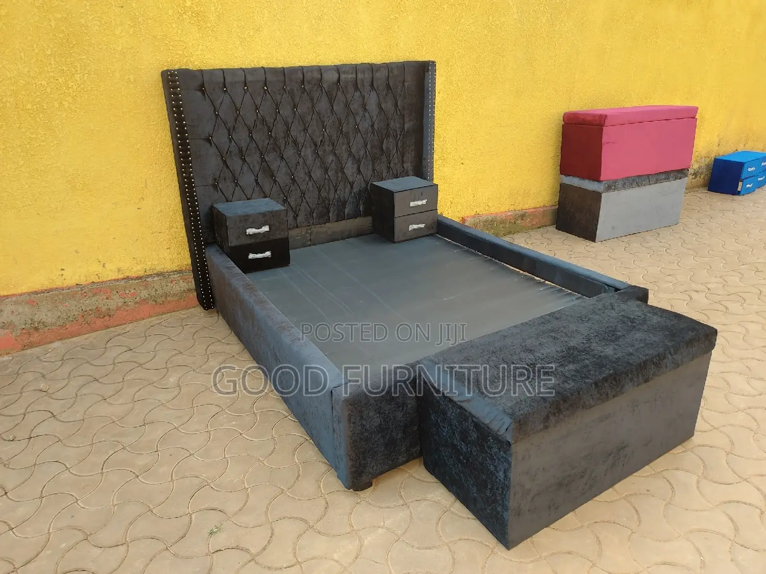 Beautiful Black 5X6 Bed With Two Bedsides and Storage Puff