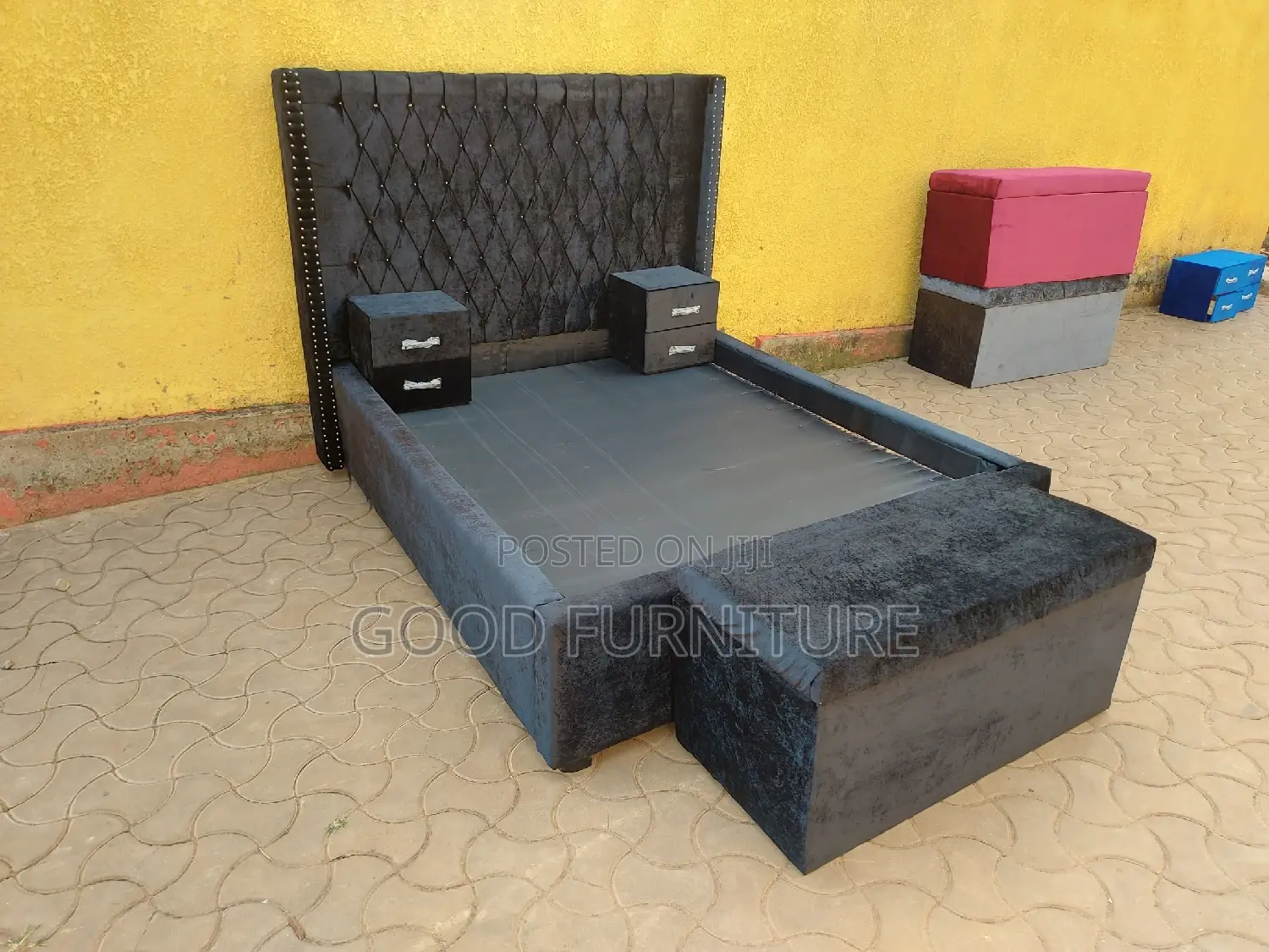 Beautiful Black 5X6 Bed With Two Bedsides and Storage Puff