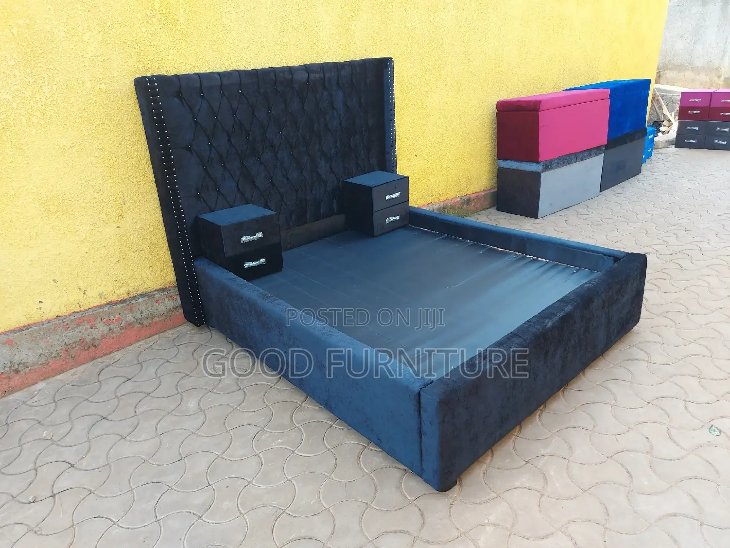Comfortable Black 5X6 Bed With Two Bedsides