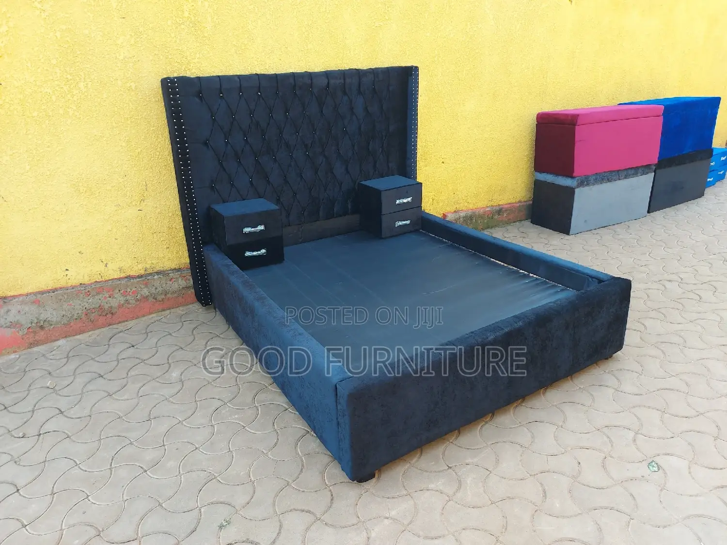 Comfortable Black 5X6 Bed With Two Bedsides