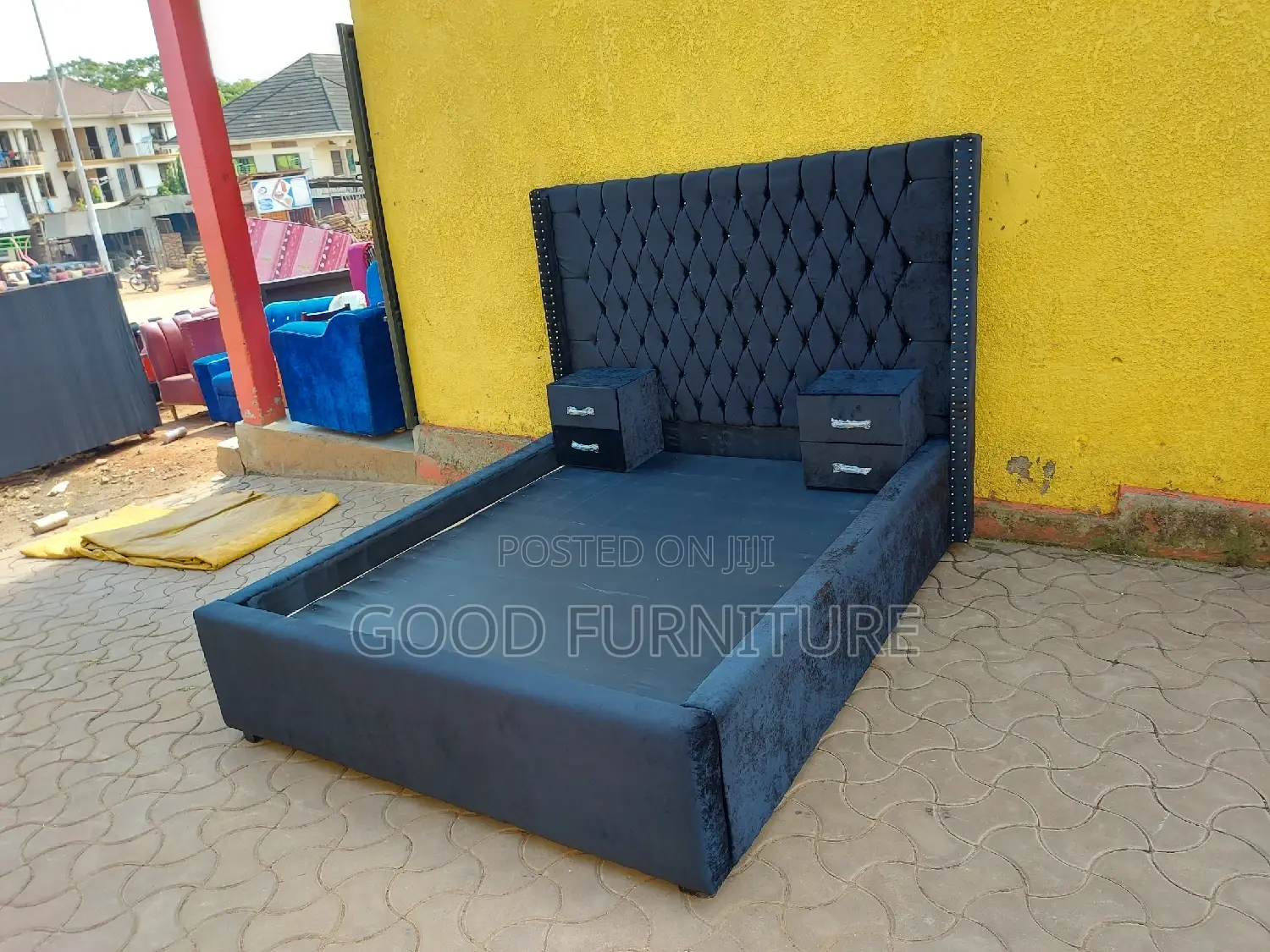 Comfortable Black 5X6 Bed With Two Bedsides