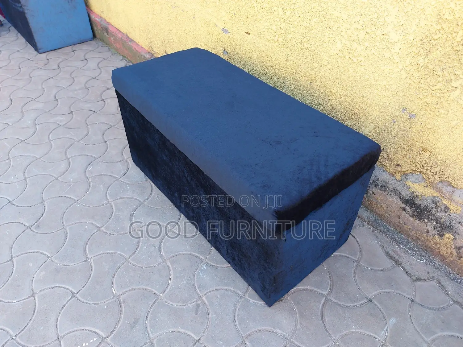Black Spacious Storage Puff