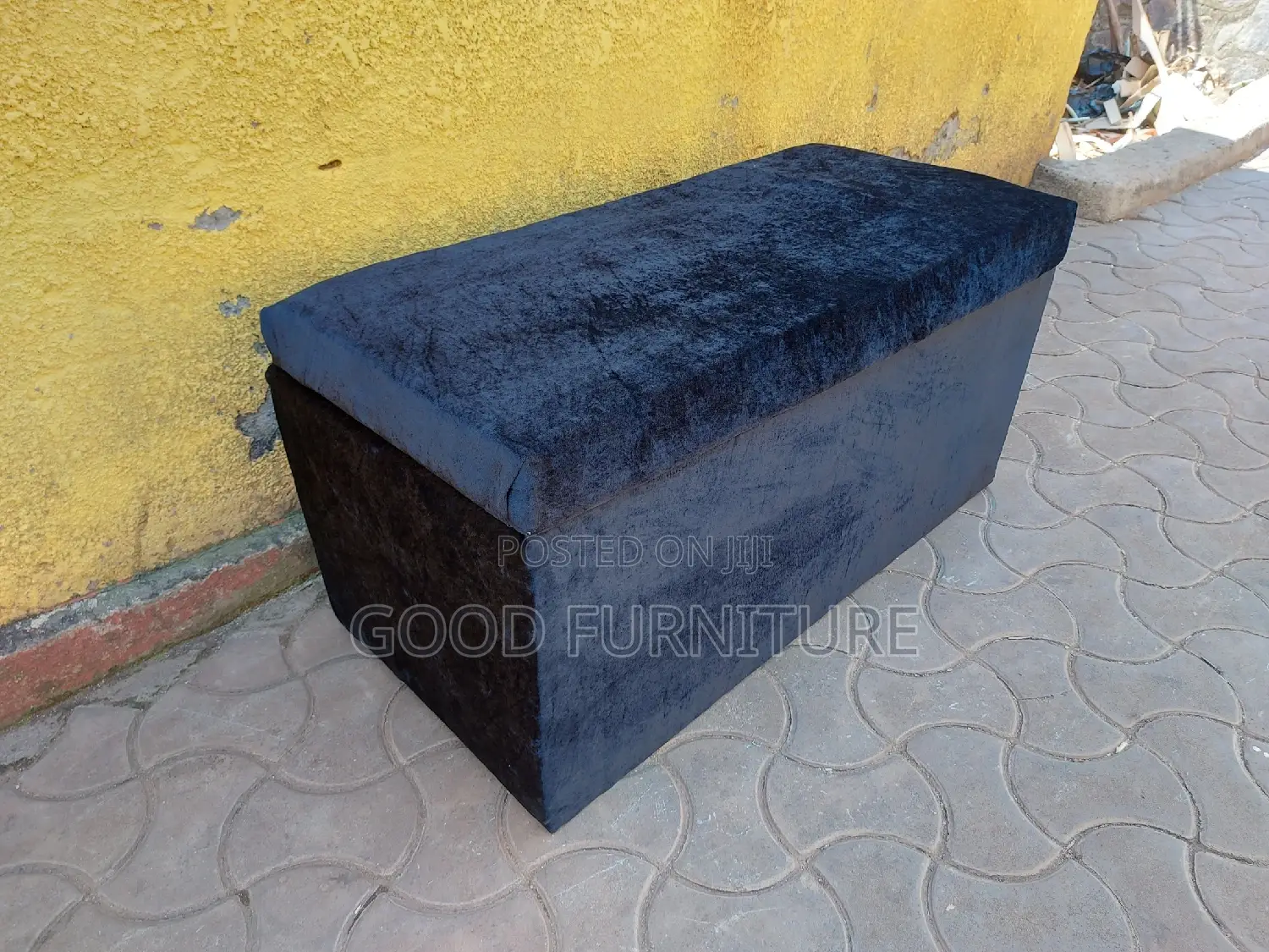Black Spacious Storage Puff