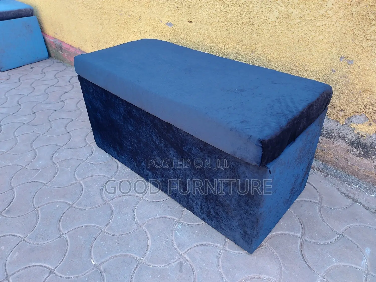 Black Spacious Storage Puff