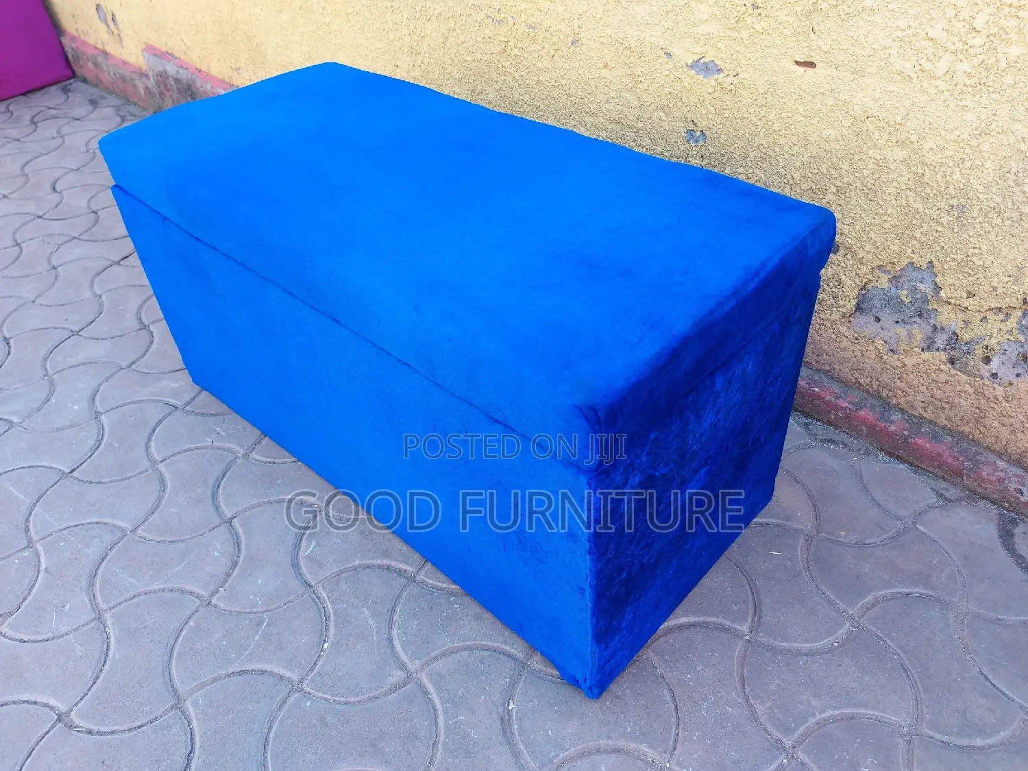 Sparkling Blue Spacious Storage Puff