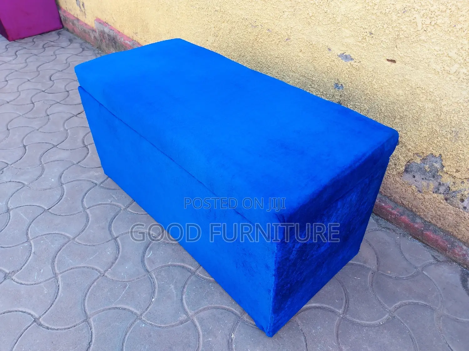 Sparkling Blue Spacious Storage Puff