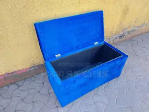Sparkling Blue Spacious Storage Puff